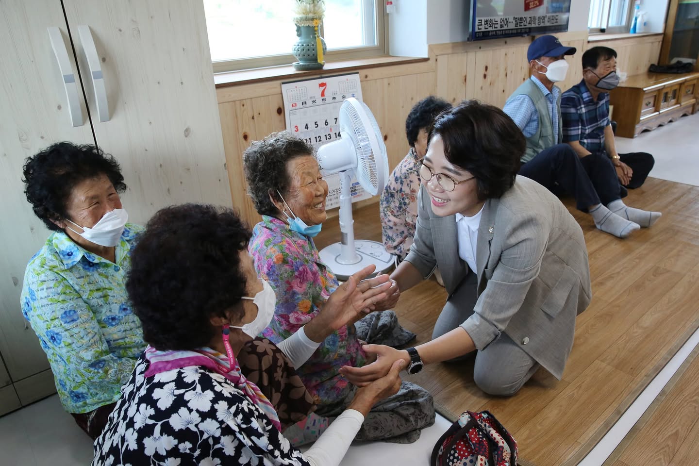 군민과 함께한 사진
