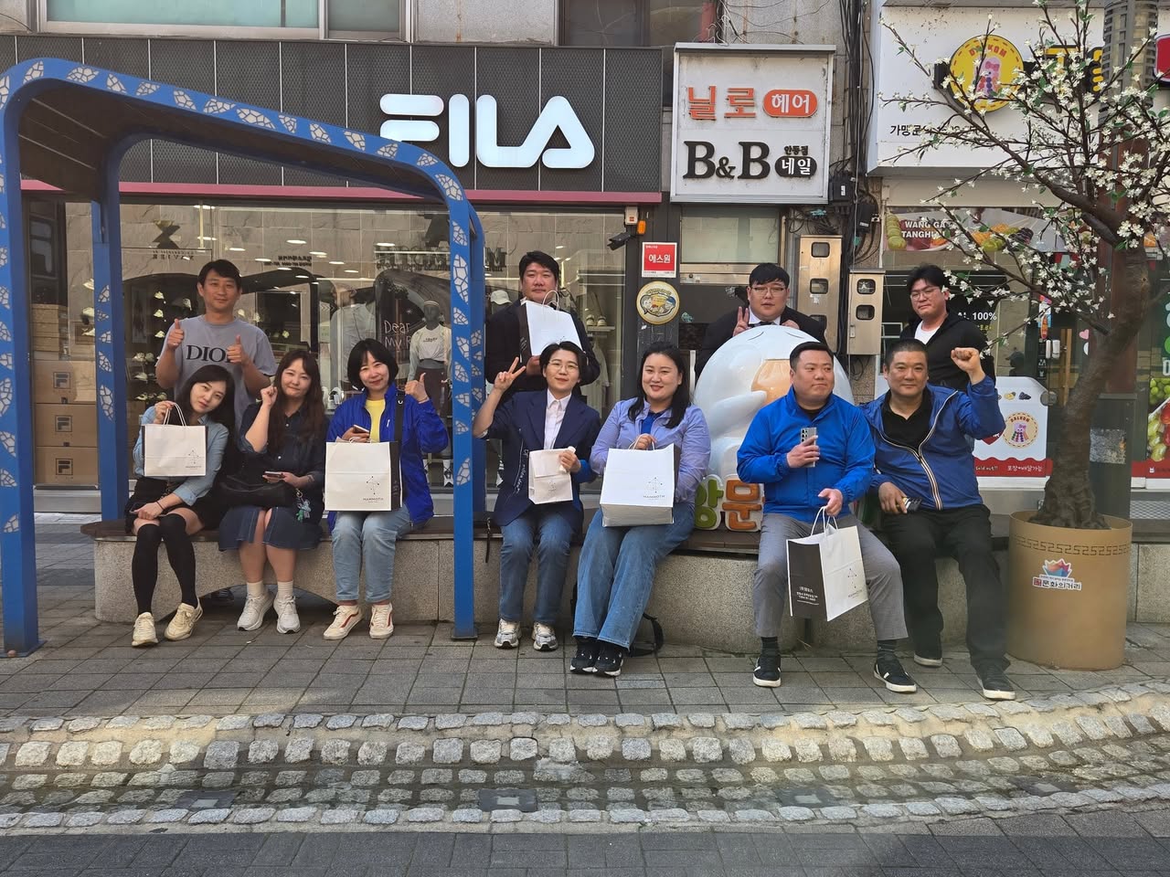 군민과 함께한 사진