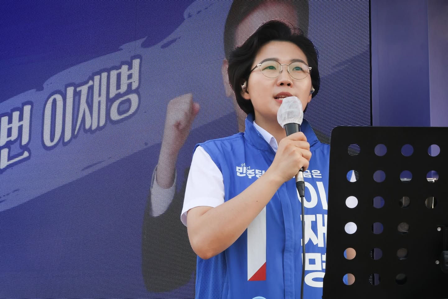 군민과 함께한 사진
