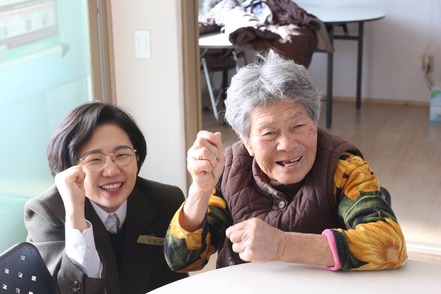 군민과 함께한 사진
