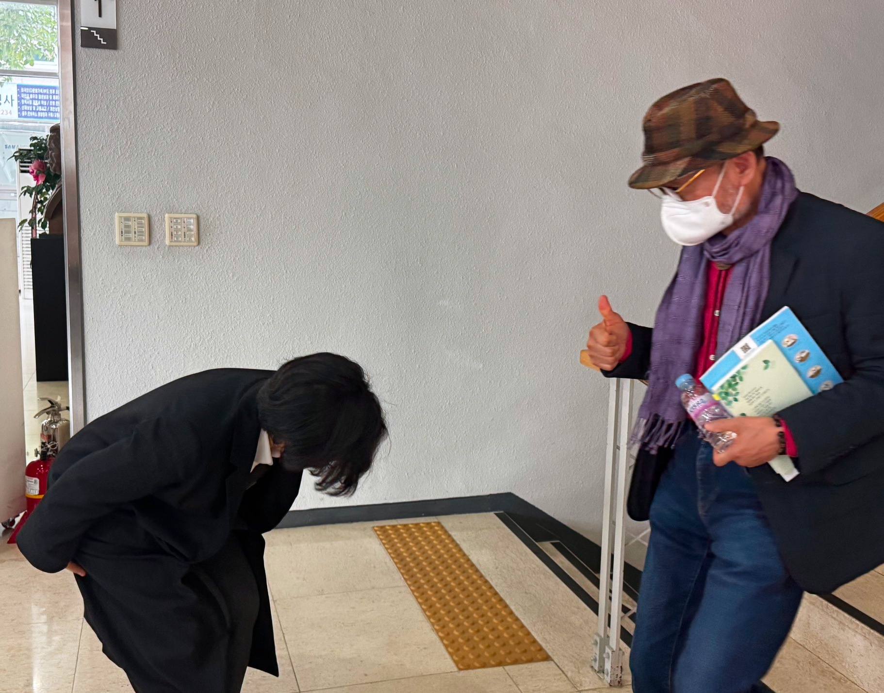군민과 함께한 사진