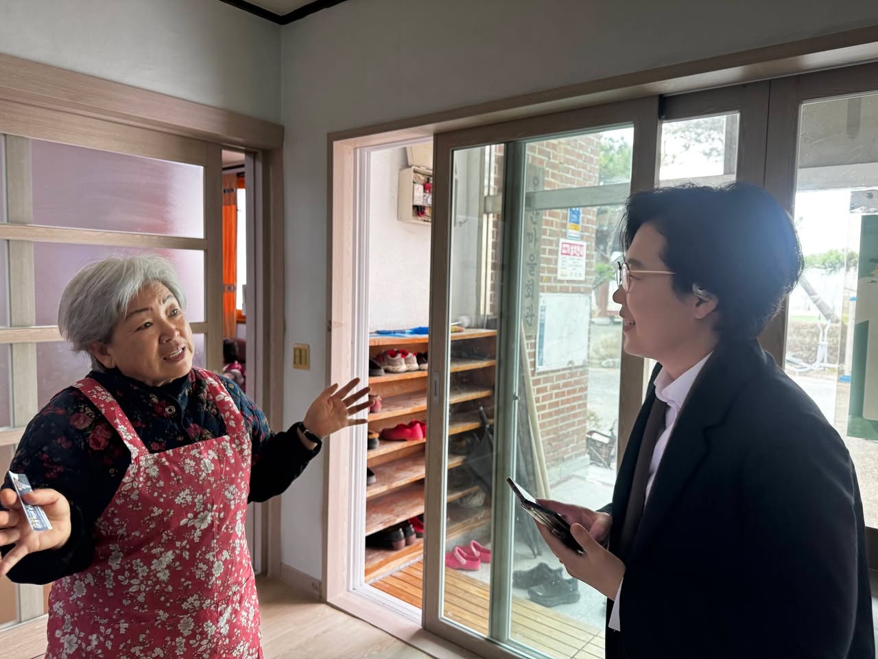 군민과 함께한 사진
