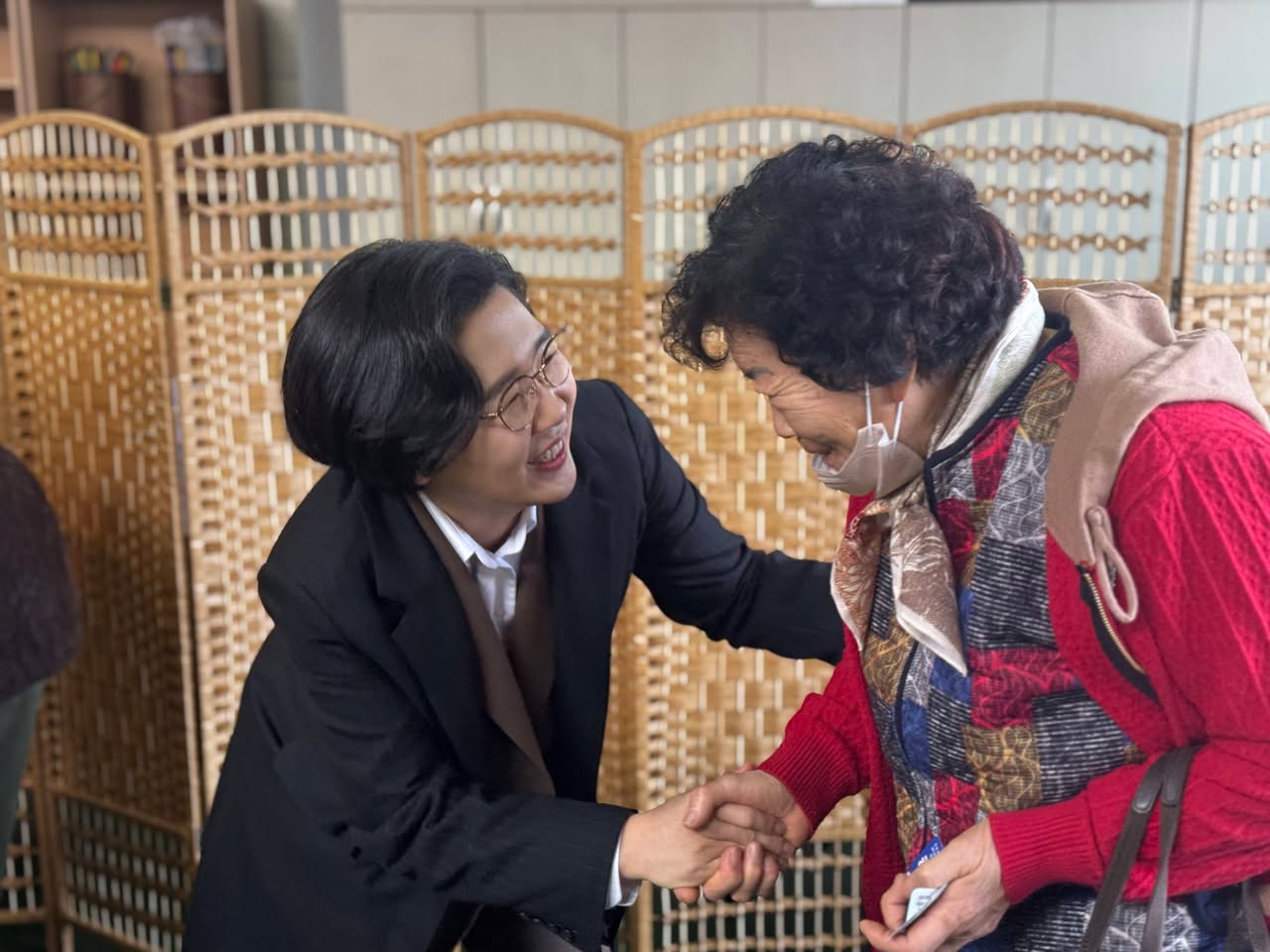 군민과 함께한 사진