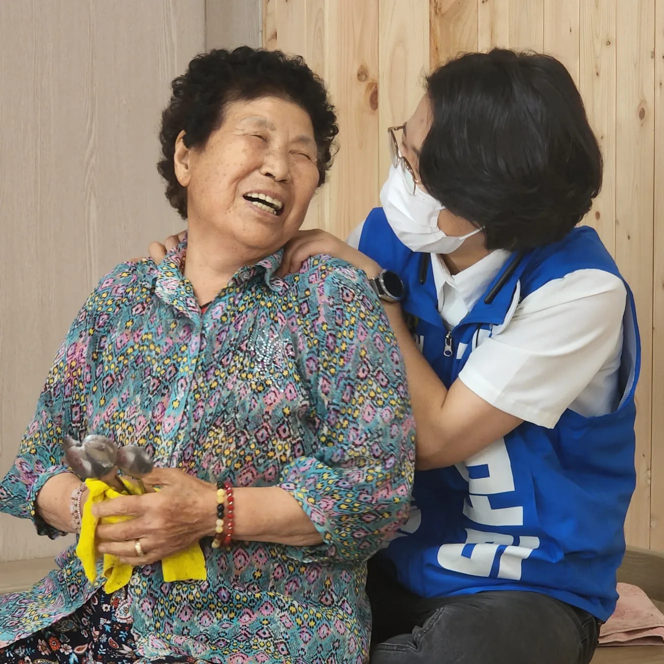 군민과 함께한 사진