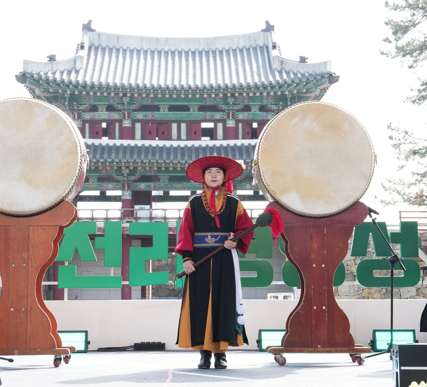 군민과 함께한 사진