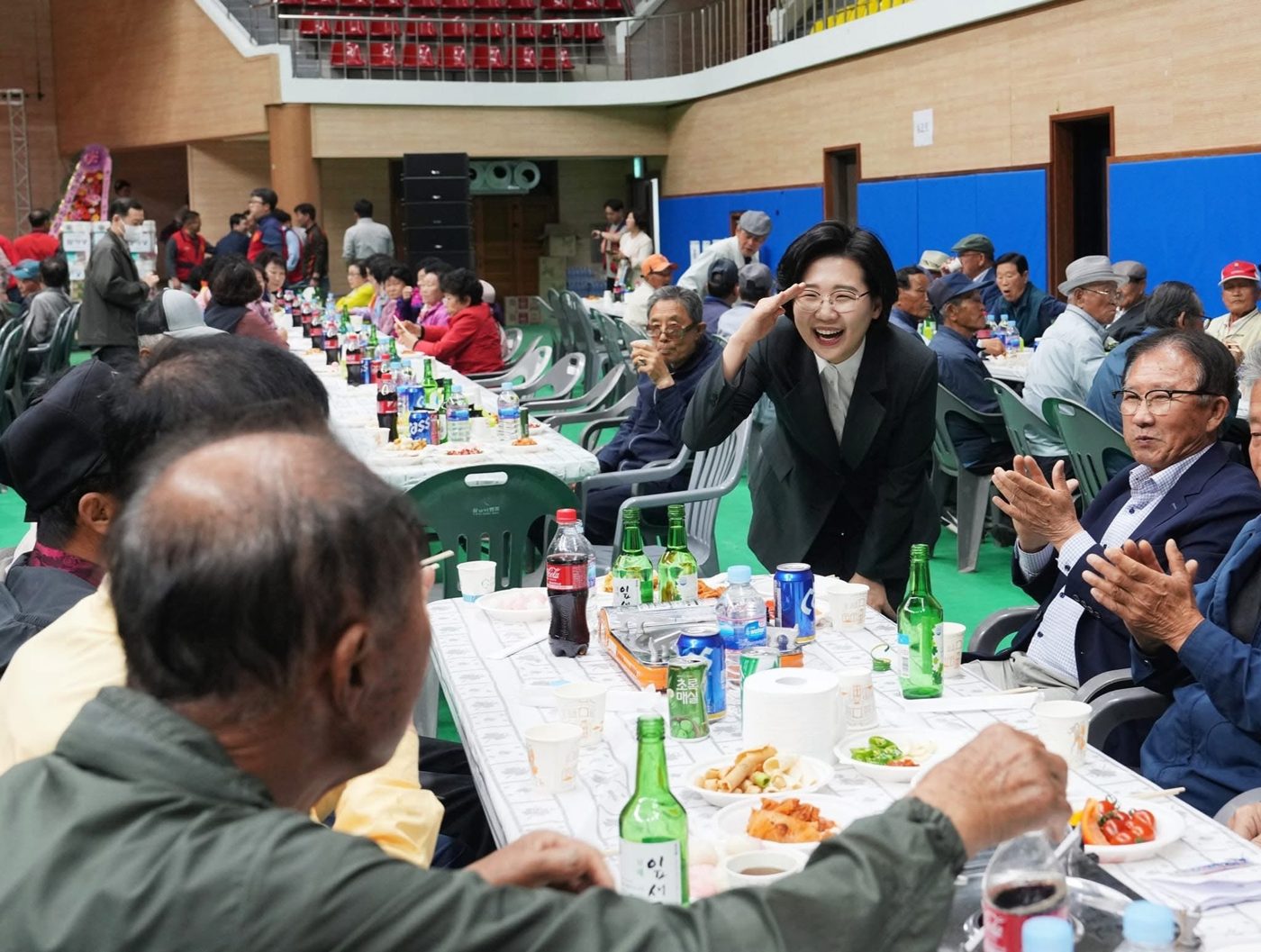 군민과 함께한 사진
